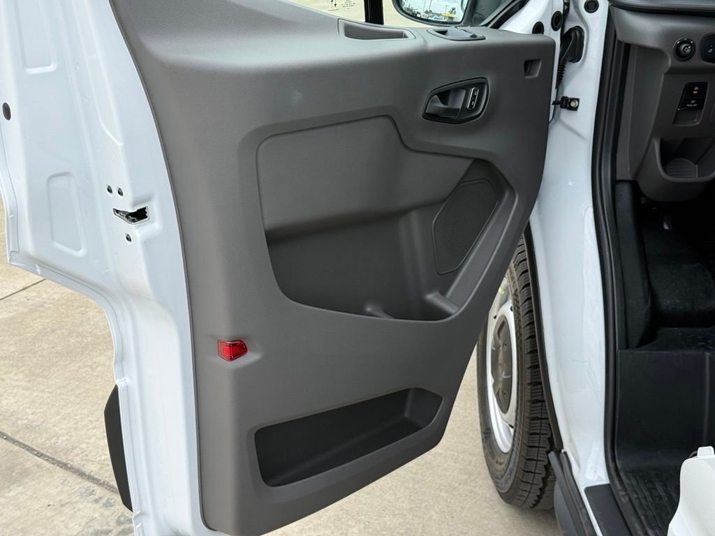 New 2026 Oxford White Ford Cargo Van image 15