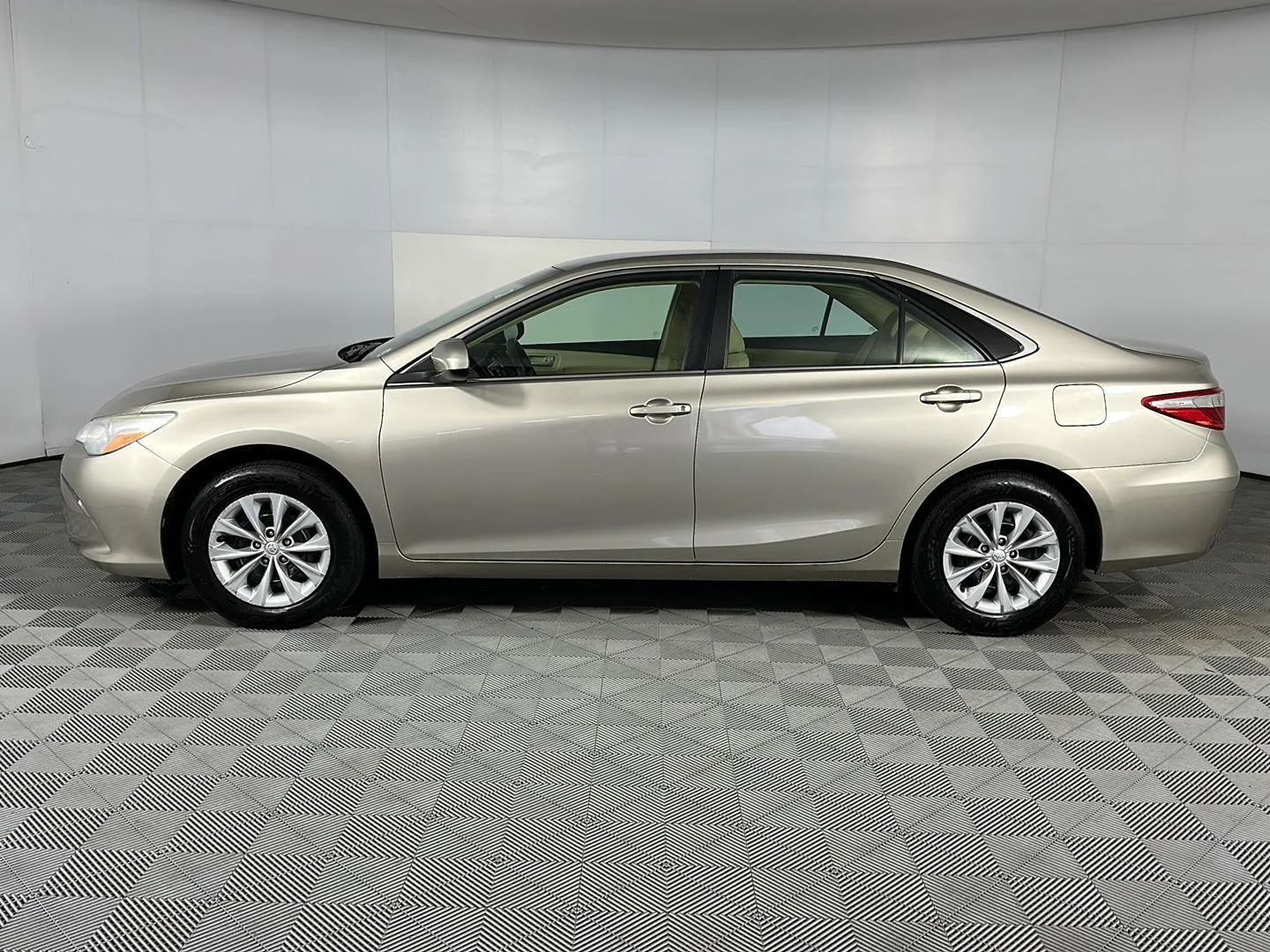 Used 2017 Creme Brulee Mica Toyota LE image 5