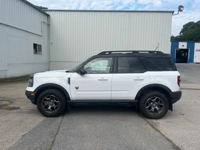 Used 2022 White Ford Badlands image 9