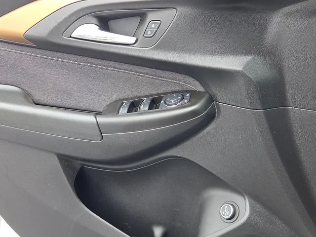 Used 2023 Summit White Chevrolet ACTIV image 27