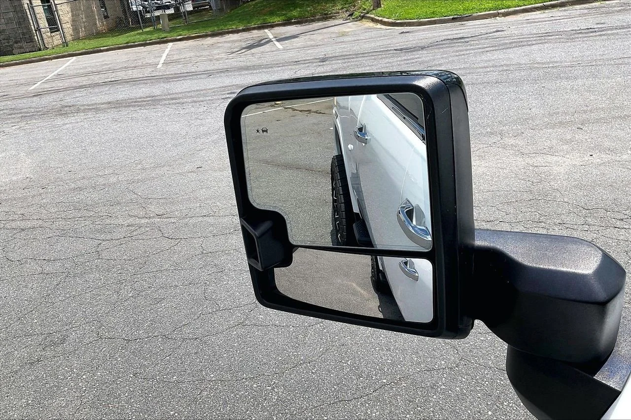 Used 2021 White GMC Denali image 30