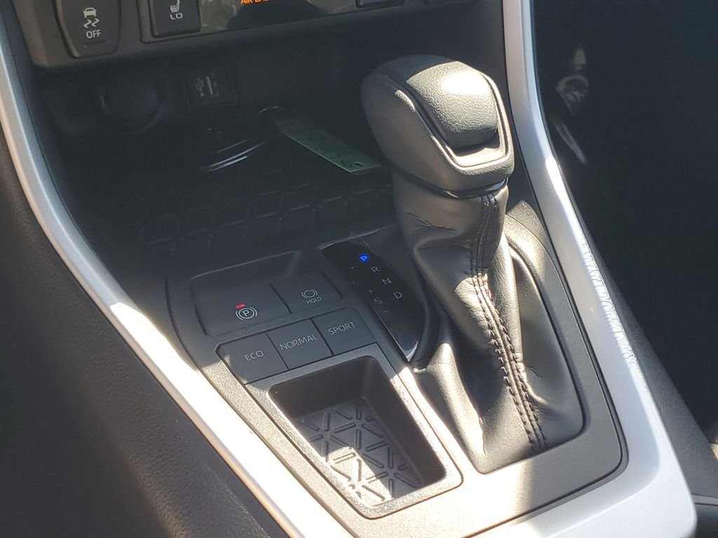 Used 2024 Ice Toyota XLE image 31
