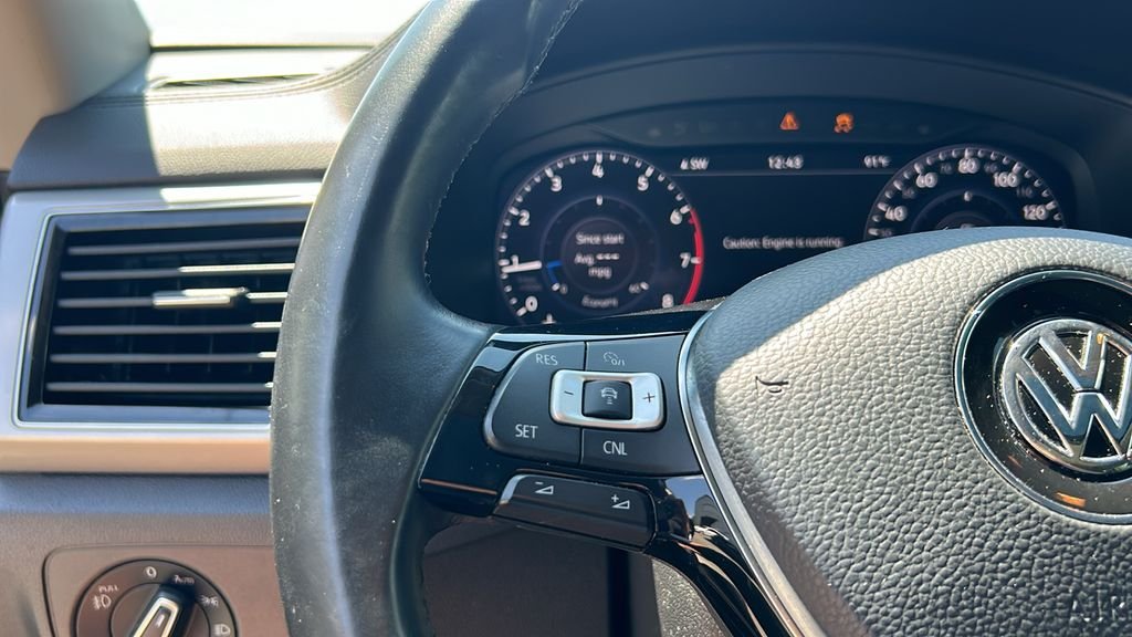 Used 2018 Black Volkswagen SEL Premium image 10