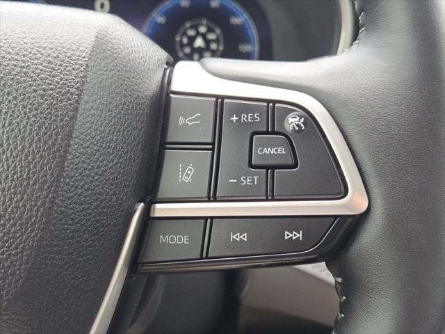 Certified Used 2025 RUBY FLARE PEARL Toyota  image 31