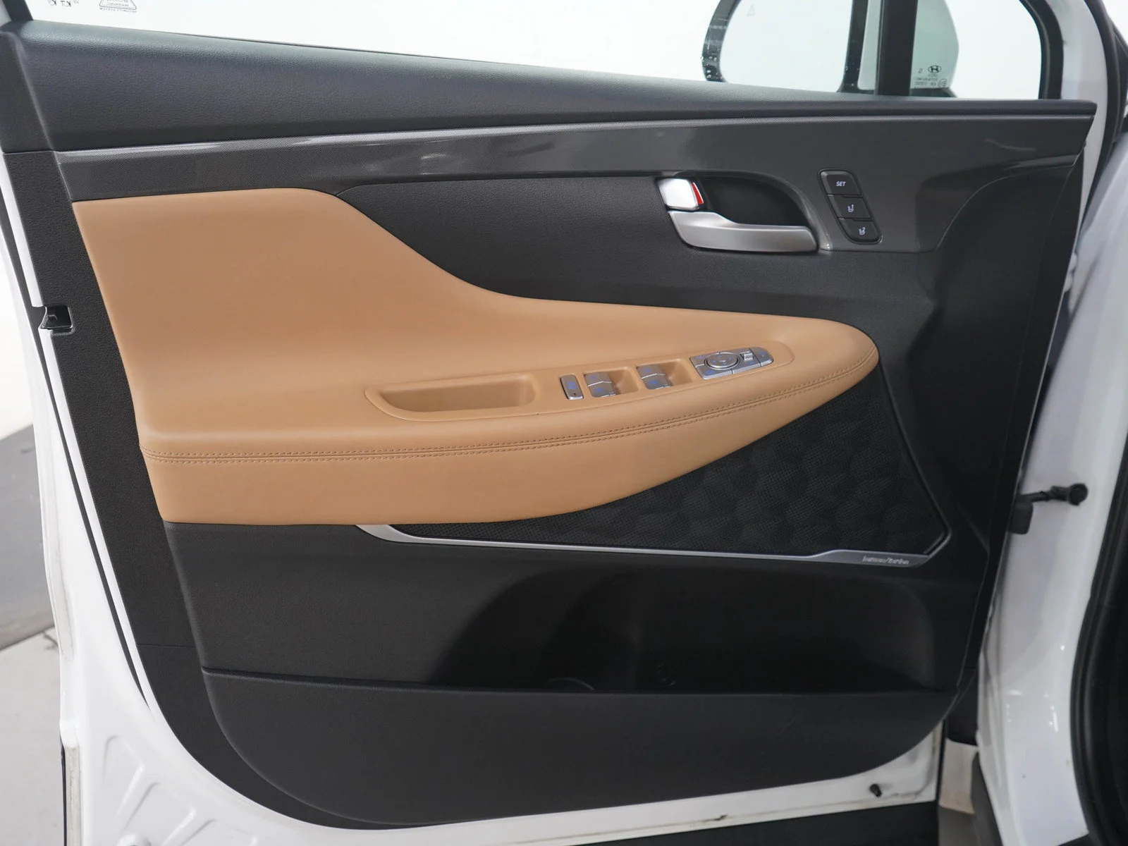 Used 2022 Quartz White Hyundai Calligraphy AWD image 20