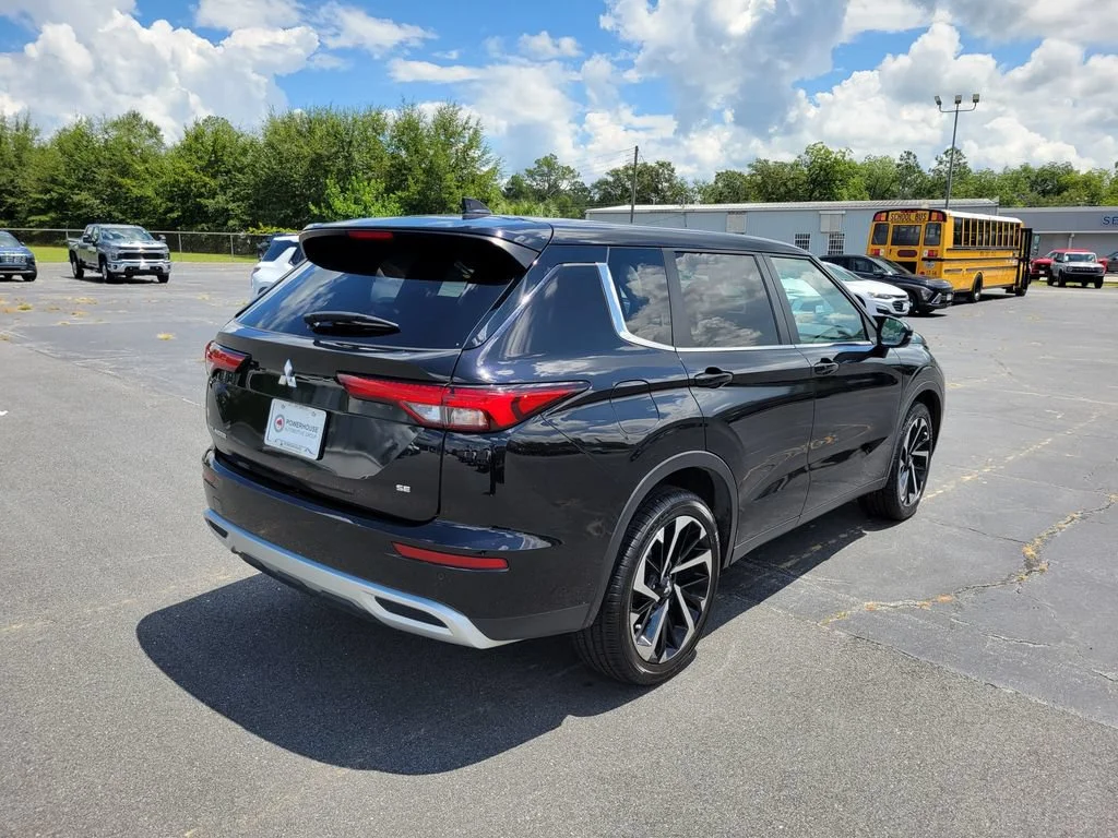Used 2024 Black Mitsubishi SE image 5