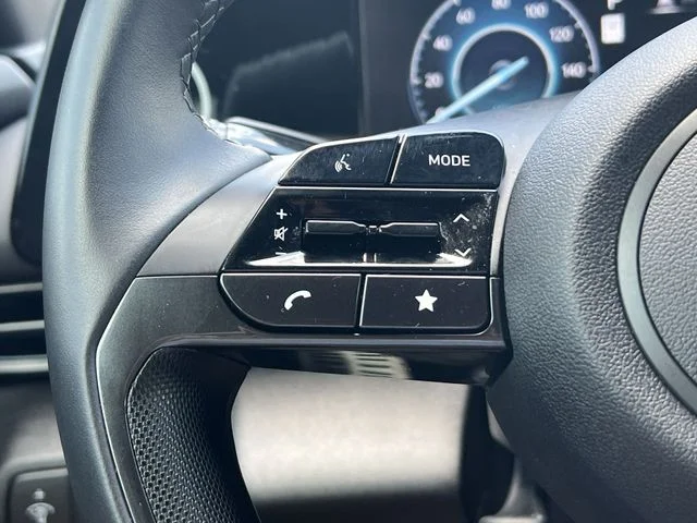 Used 2025 Black Hyundai SEL Sport image 29