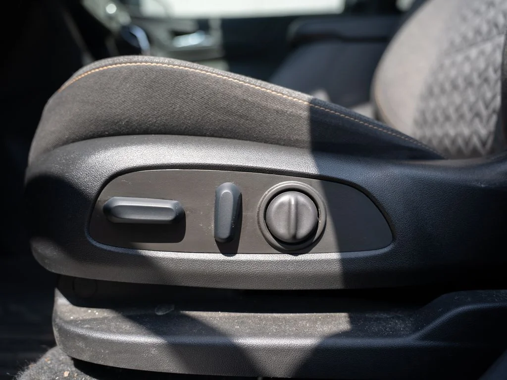 Used 2023 Blue Chevrolet LT image 19