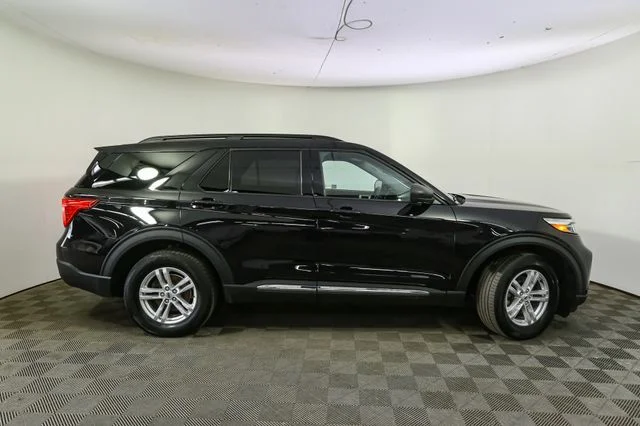 Used 2023 Black Ford XLT image 14