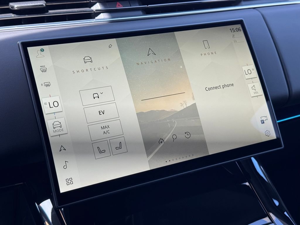 New 2026 Fuji White Land Rover Dynamic SE image 24