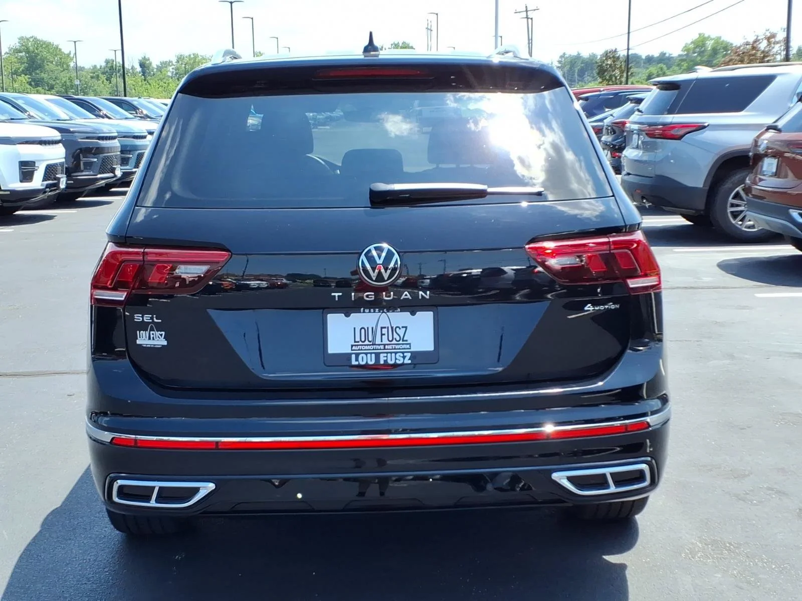 Used 2024 Deep Black Pearl Volkswagen SEL R-Line image 32