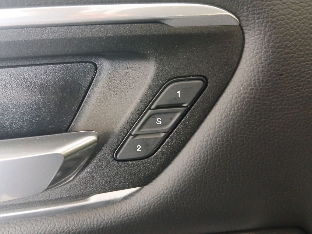 Used 2022 White Ram Laramie image 34