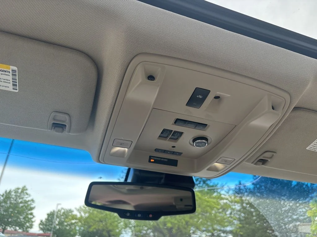 Used 2015 White Cadillac Luxury image 14