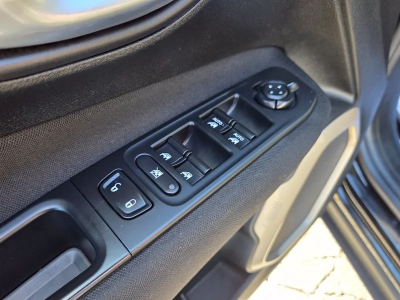 Used 2017 Black Jeep Latitude image 22