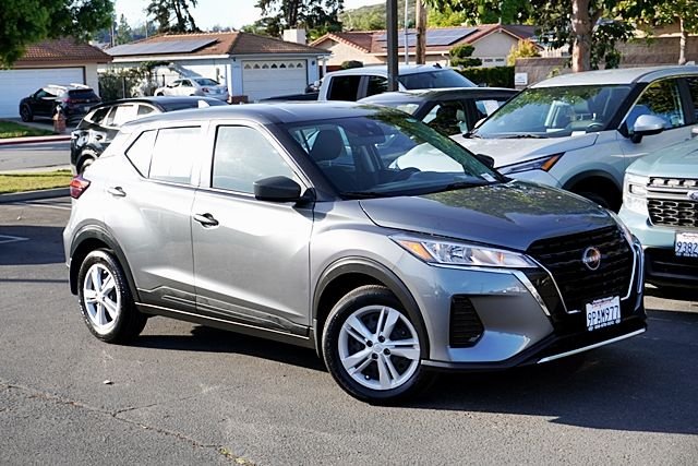 Used 2024 Gray Nissan S image 2