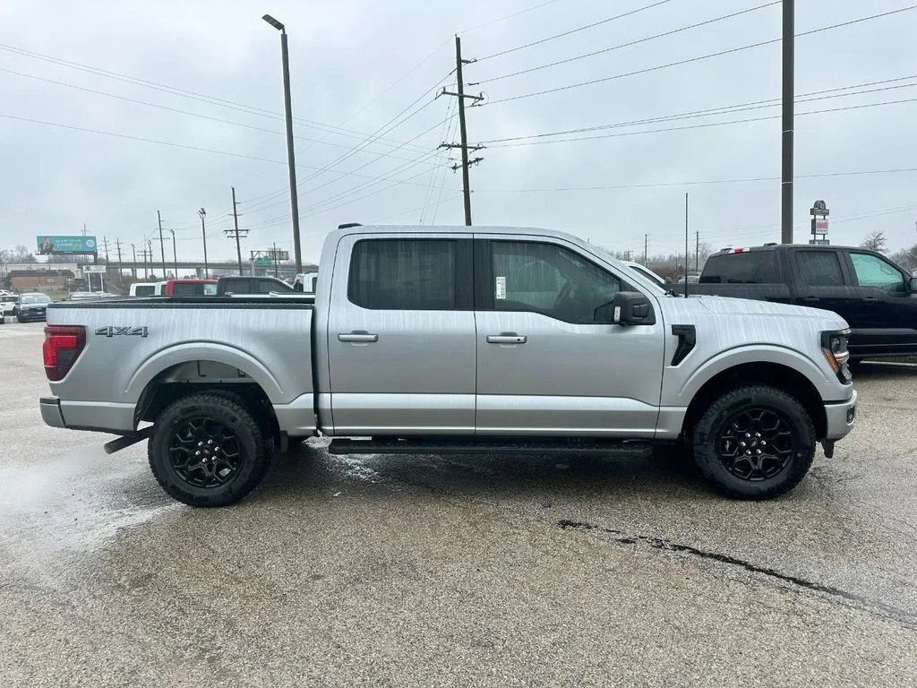 New 2026 Iconic Silver Metallic Ford XLT image 2