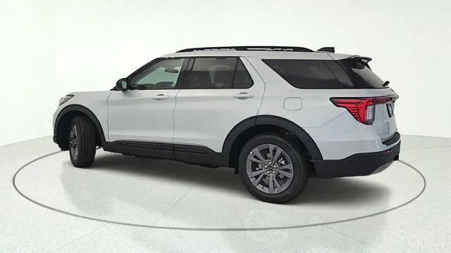 New 2026 Space White Metallic Ford Active image 3