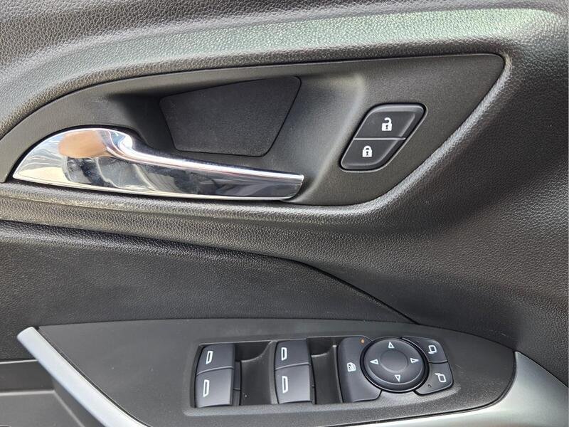 Used 2024 Sterling Gray Metallic CHEVROLET FWD 4DR 1RS image 21
