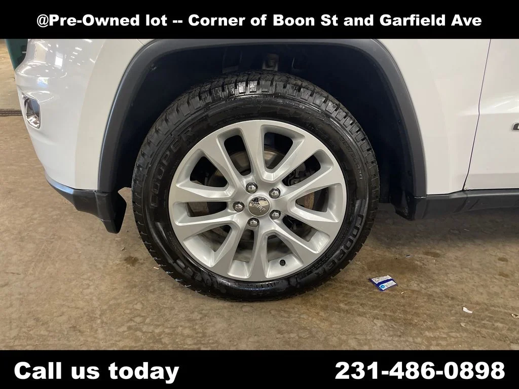 Used 2017 White Jeep Limited image 11