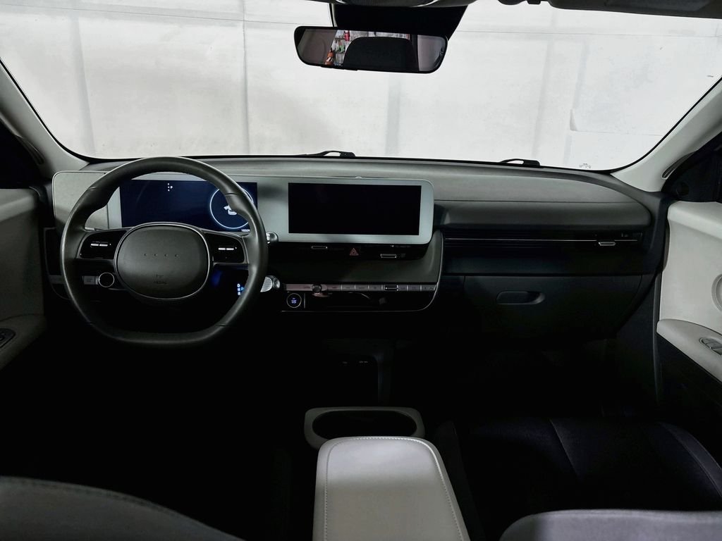 Used 2024 Gold Hyundai SEL image 12