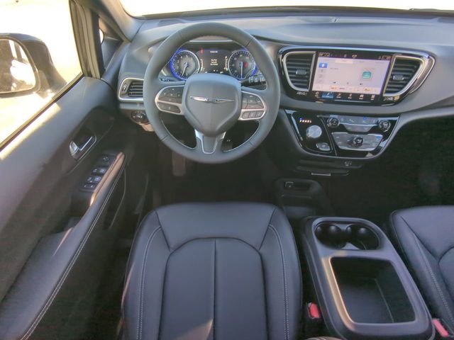 New 2026 Diamond Black Crystal Pearl-Coat Exterior Paint Chrysler LX image 19