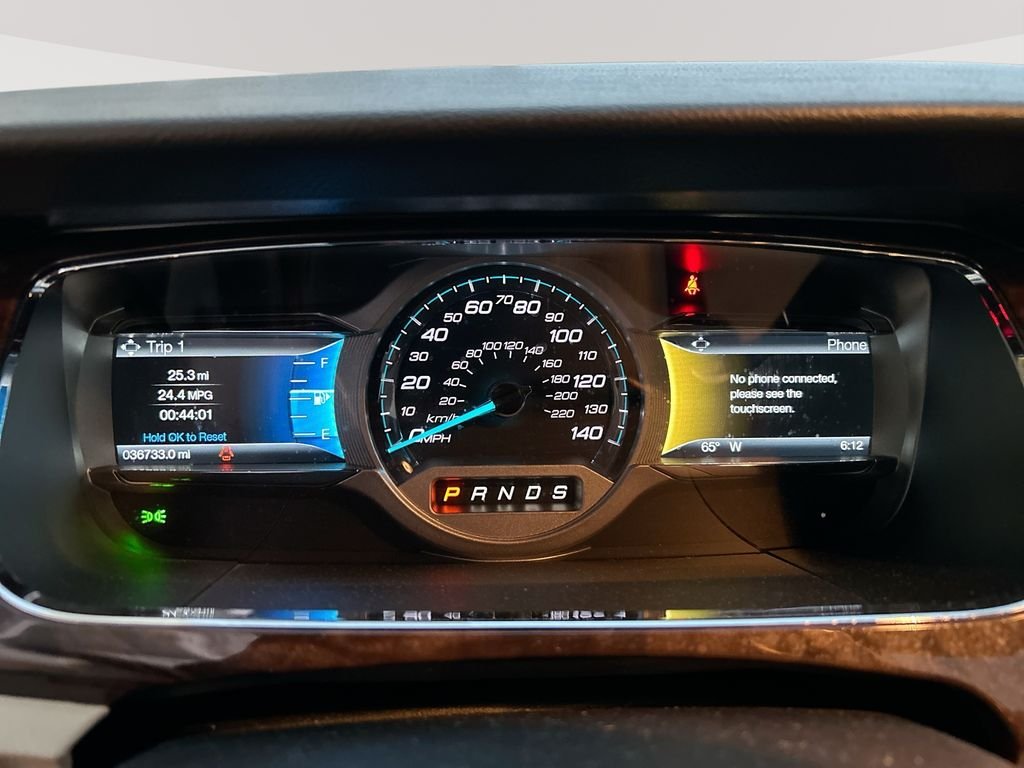 Used 2019  Ford Limited image 15