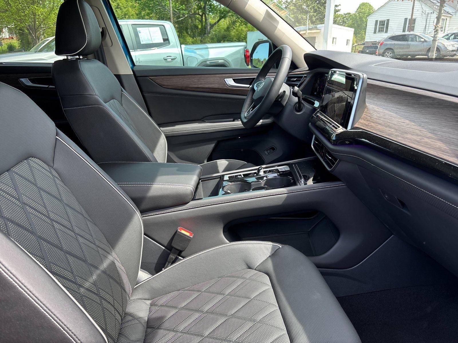 2025 Volkswagen Atlas SEL Premium R-Line - Photo 41