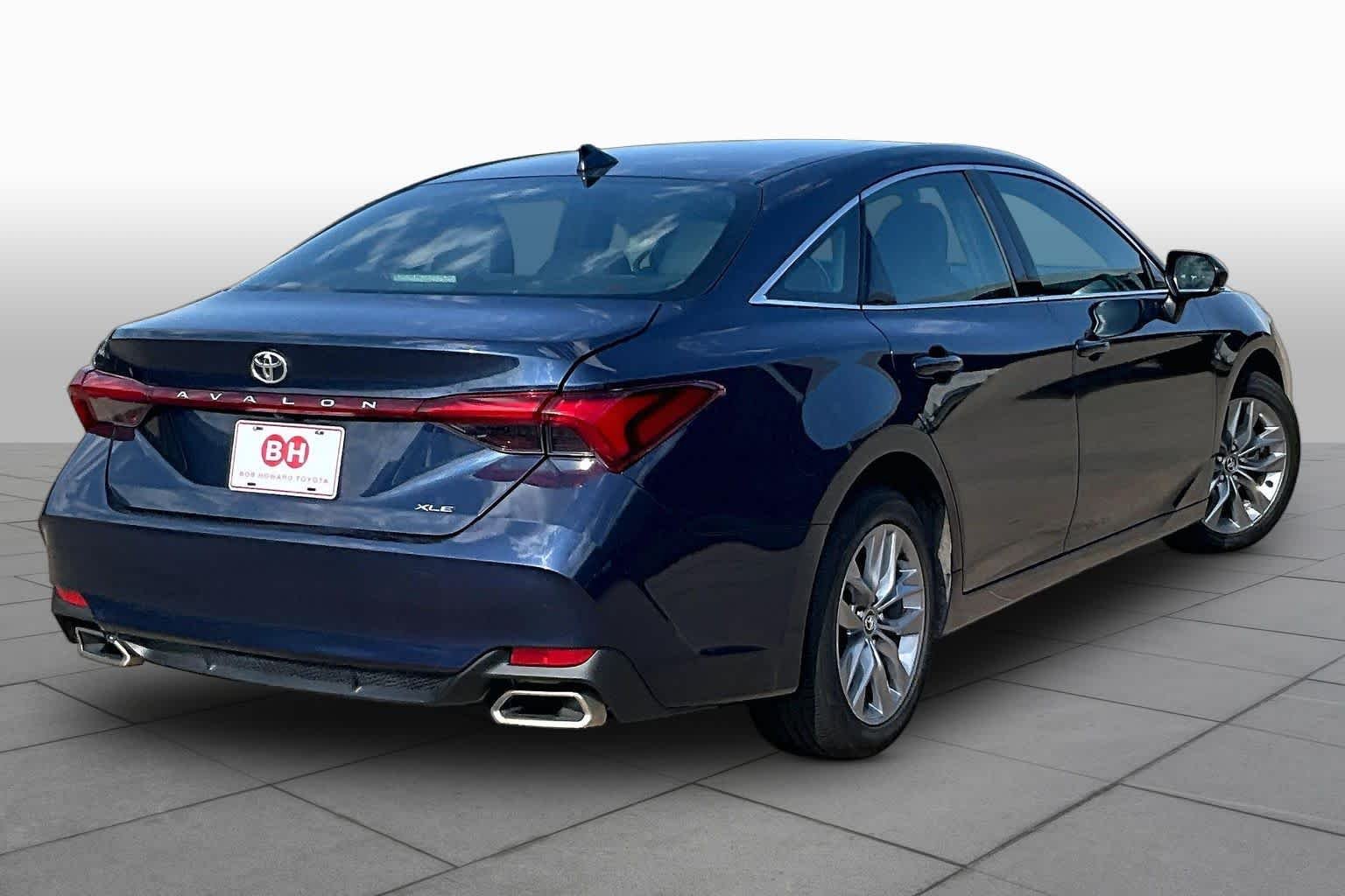 Used 2020 Parisian Night Pearl Toyota XLE image 13