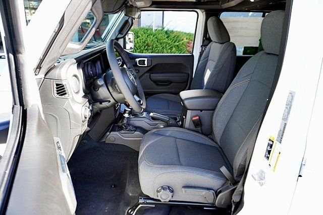 New 2026 Bright White Clear-Coat Exterior Paint Jeep Sport S image 19