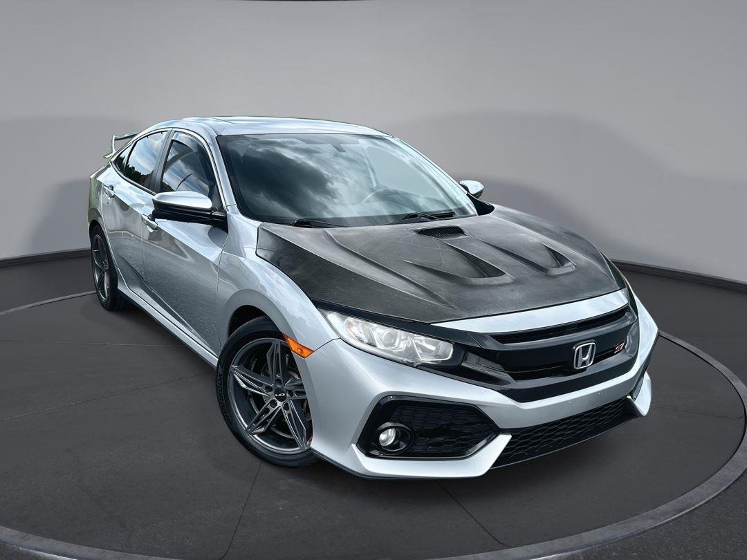 Used 2017 Lunar Silver Metallic Honda Si image 1