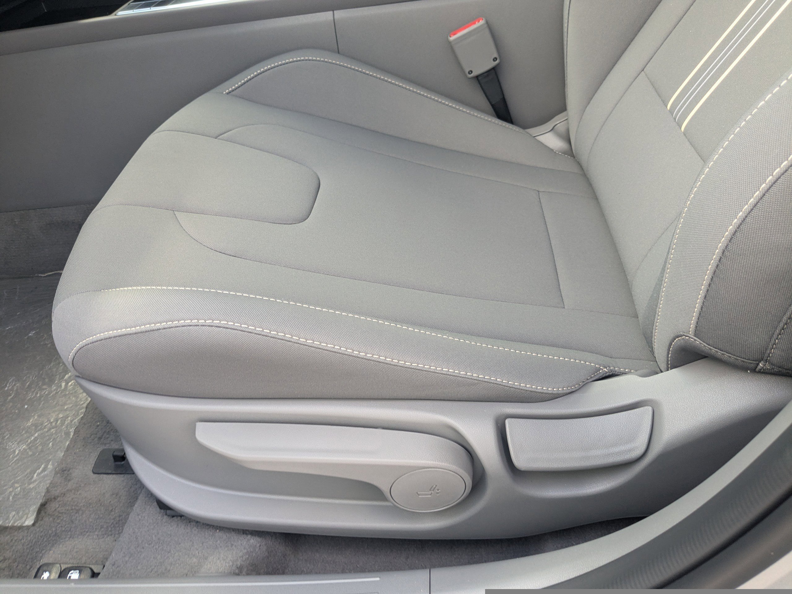 New 2025 Fluid Metal Hyundai SEL Sport image 20
