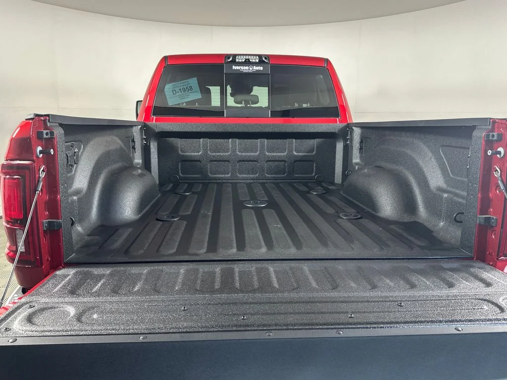 New 2026 Molten Red Pearl-Coat Exterior Paint RAM Laramie image 9