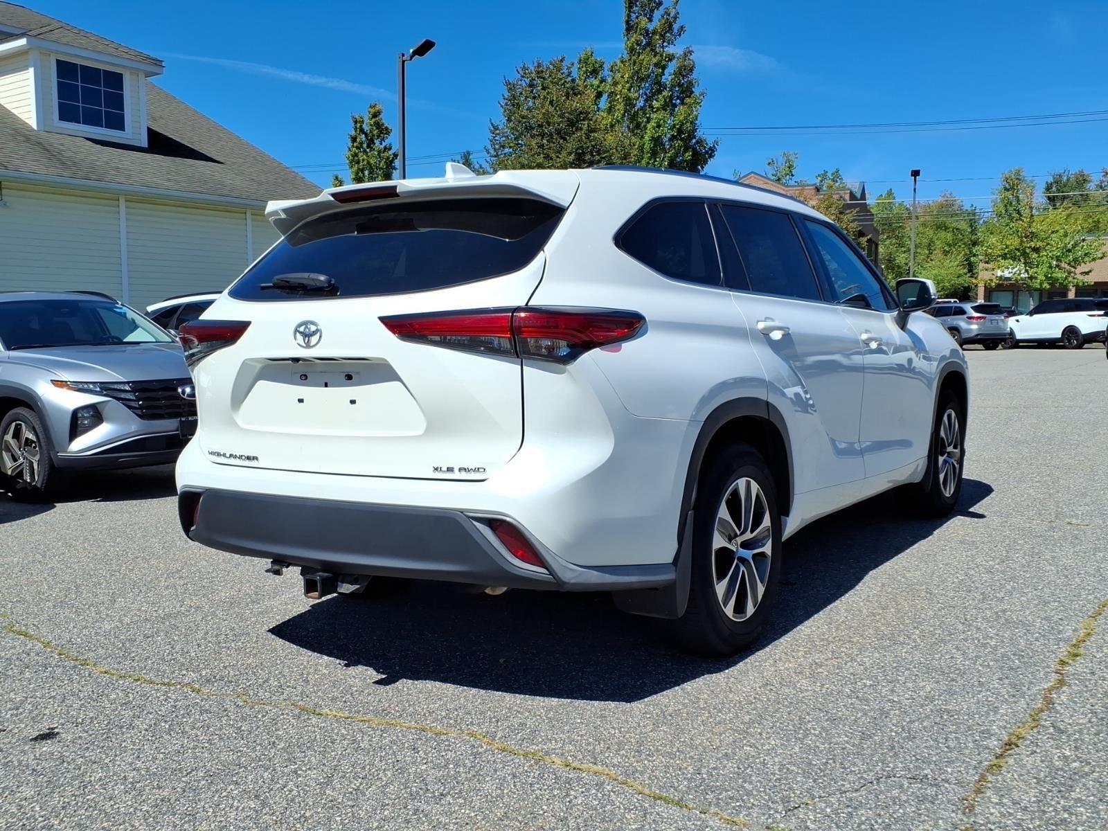 Used 2021 Blizzard Pearl Toyota XLE image 5