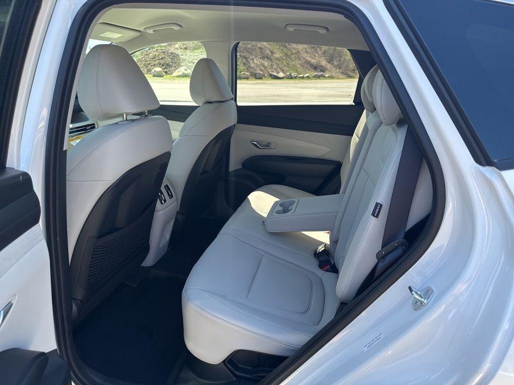 New 2026 White Hyundai SEL FWD image 33
