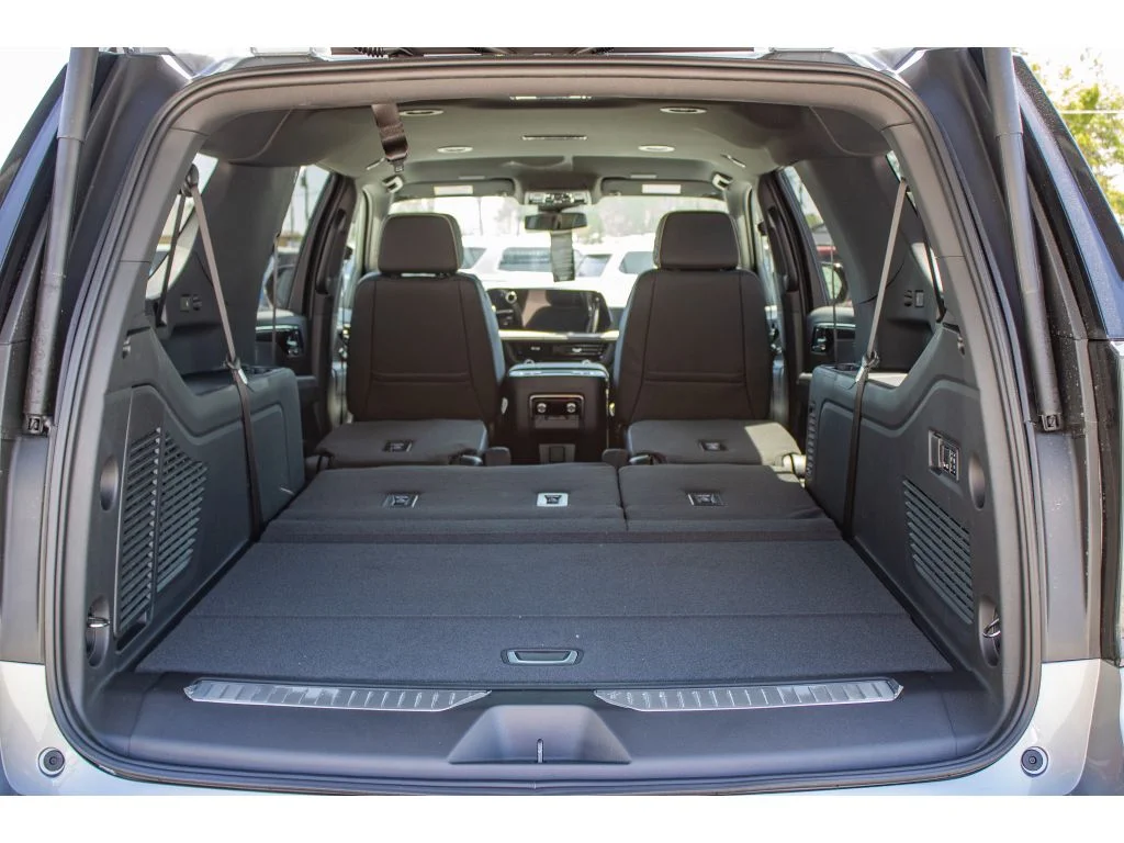 2026 Chevrolet Suburban Premier - Photo 17