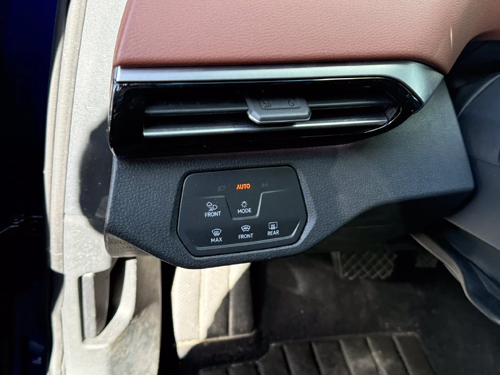 Used 2022  Volkswagen Pro S image 6