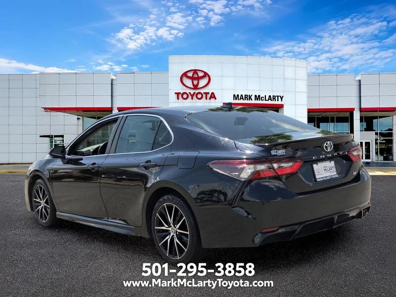 Used 2024 Midnight Black Metallic TOYOTA SE AUTO image 3