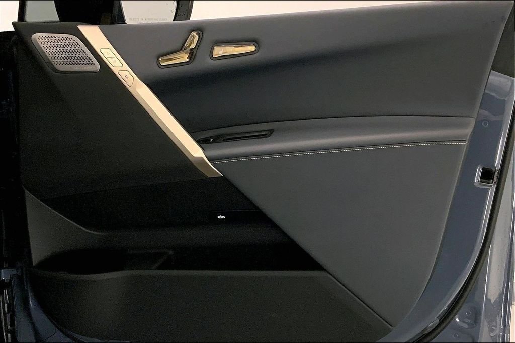 Used 2023 Storm Bay Metallic BMW M60 image 24