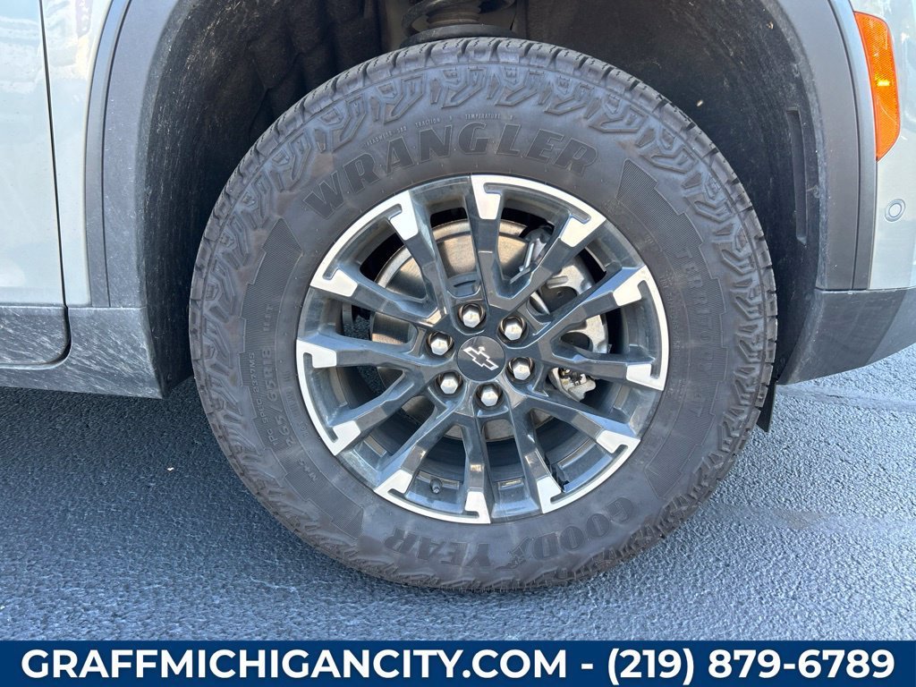 Used 2026 Sterling Gray Metallic Chevrolet Z71 image 12