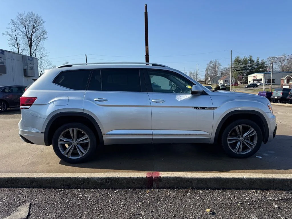 Used 2018 Silver Volkswagen SEL image 5