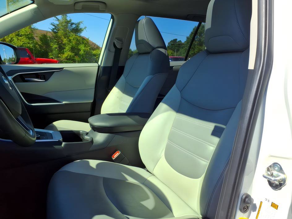 Used 2022 Blizzard Pearl Toyota Hybrid XLE Premium image 17