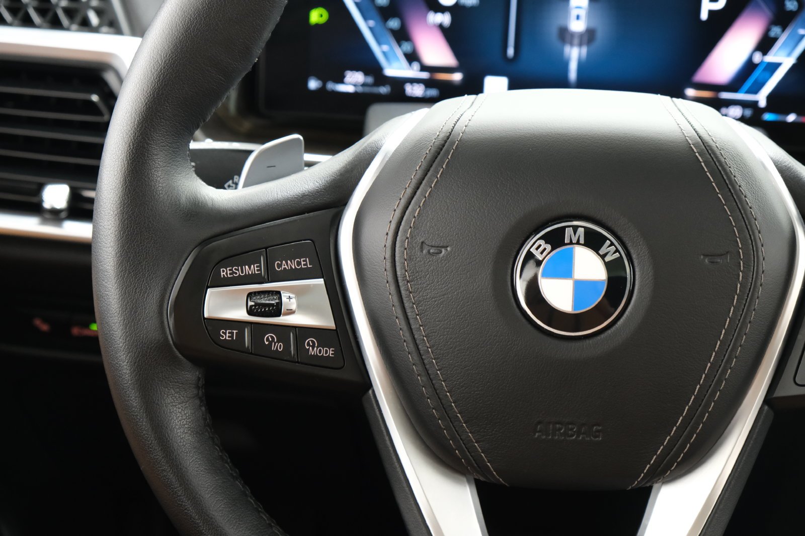 Used 2024 Alpine White BMW xDrive40i image 12