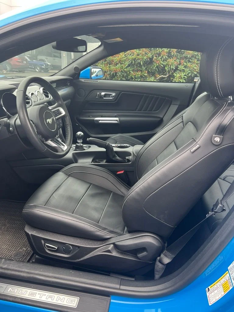 Used 2017 Grabber Blue Ford GT Premium image 8