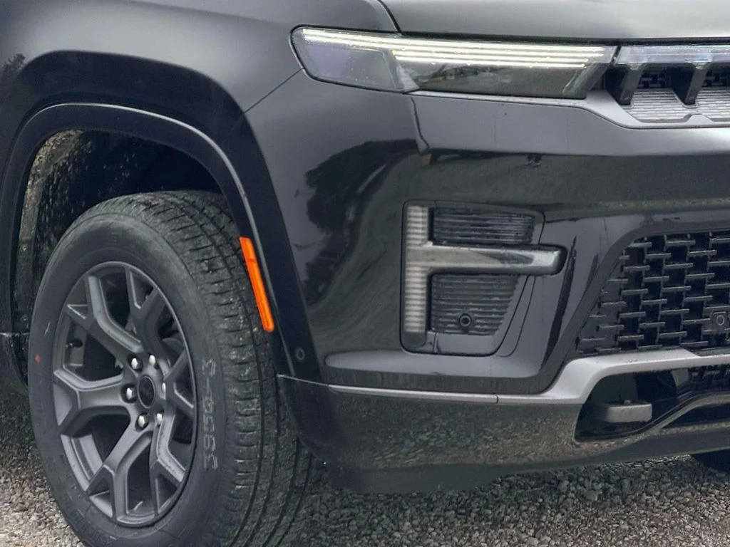 New 2026 High Gloss Black Jeep Limited Altitude image 5