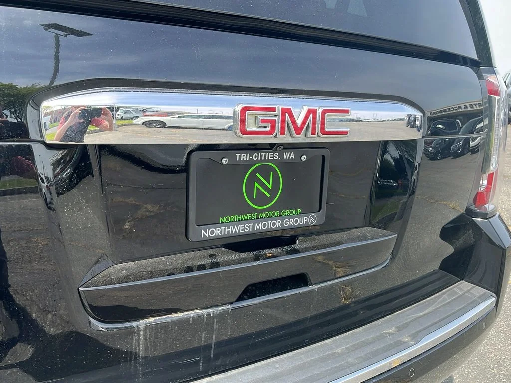 Used 2018 Onyx Black GMC Denali image 36