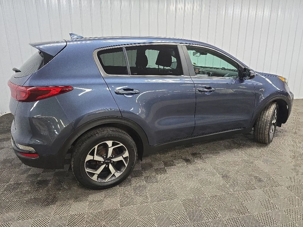 Used 2020 Pacific Blue Kia LX image 3