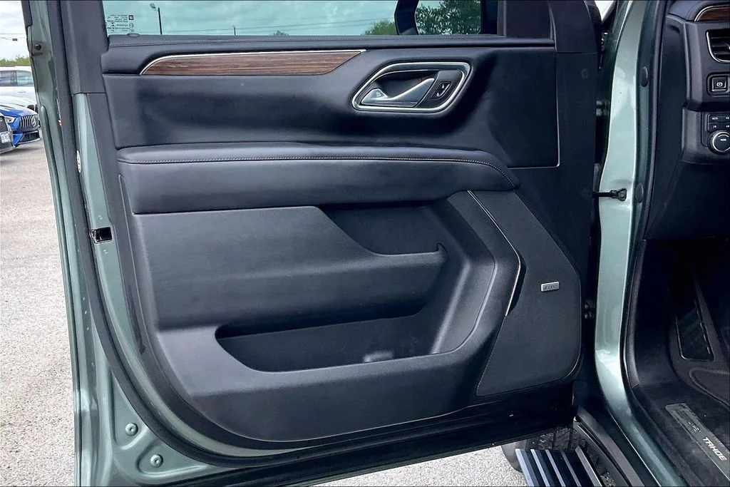 Used 2023 Green Chevrolet High Country image 17