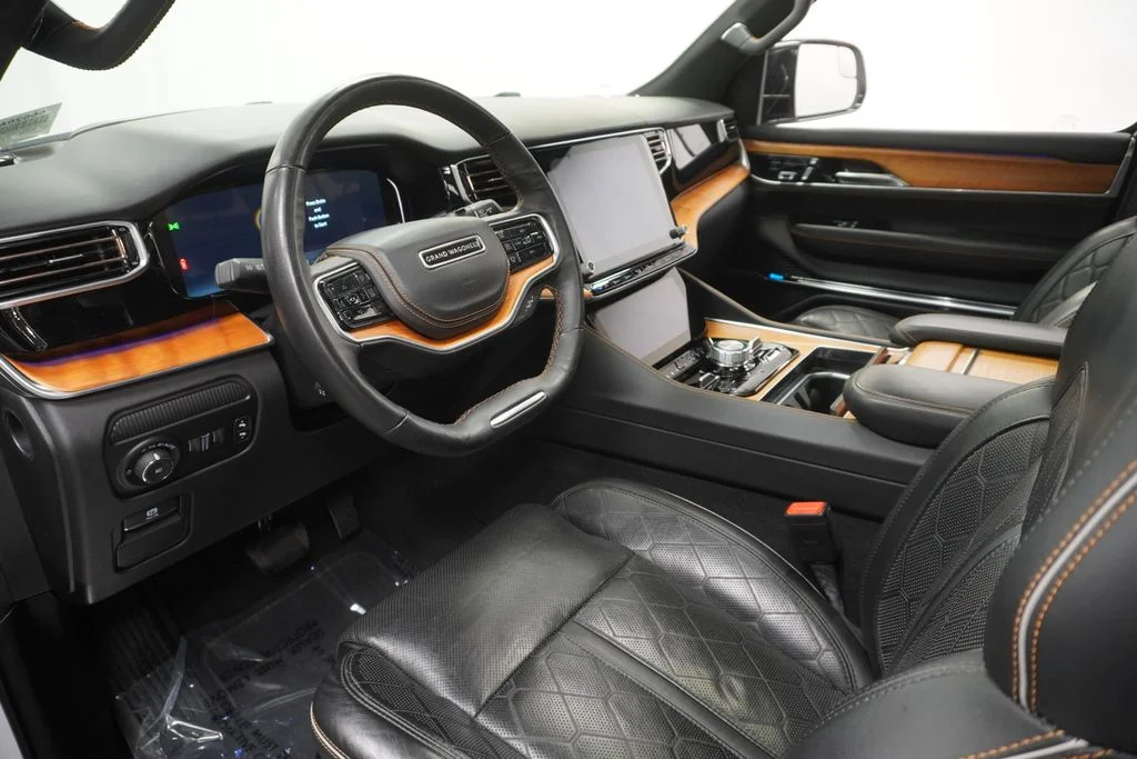 Used 2023 White Jeep Series III image 12