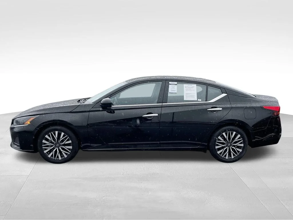 Used 2025 Black Nissan 2.5 SV image 6