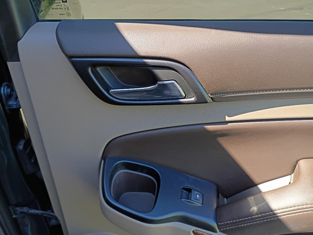 Used 2019 Shadow Gray Metallic Chevrolet Premier image 15
